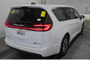 $32750 : 2024 Pacifica Plug-In Hybrid thumbnail