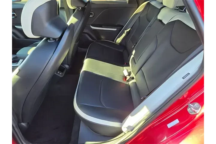 $28588 : Kia K4 2025 GT-Line Turbo 4d image 7