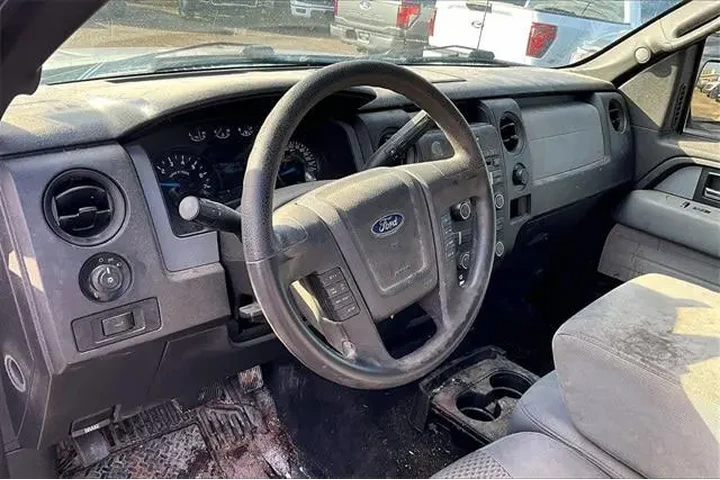 $16388 : Ford F-150 2013 4x2 STX 4dr image 4