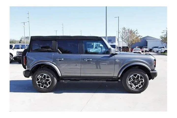 $38751 : Ford Bronco 2022 4x4 Outer B image 5