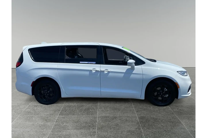 $32825 : Chrysler Pacifica Hybrid 202 image 6