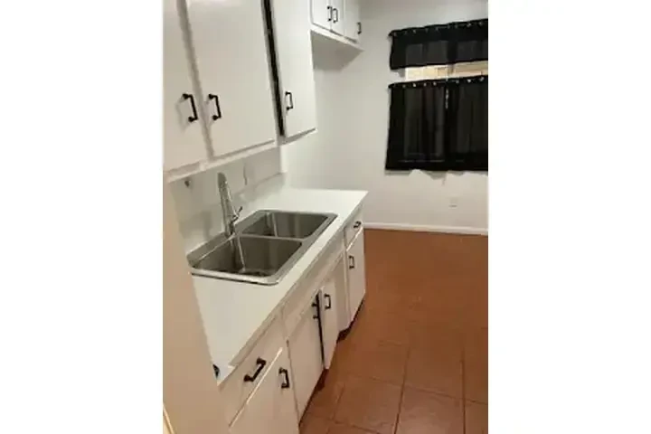 BELLFLOWER RENTO APTO. image 1