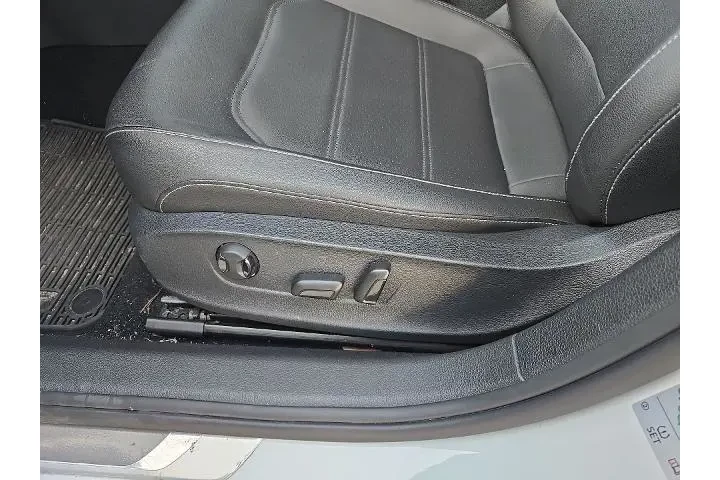 $16983 : Volkswagen Passat 2020 R-Lin image 10