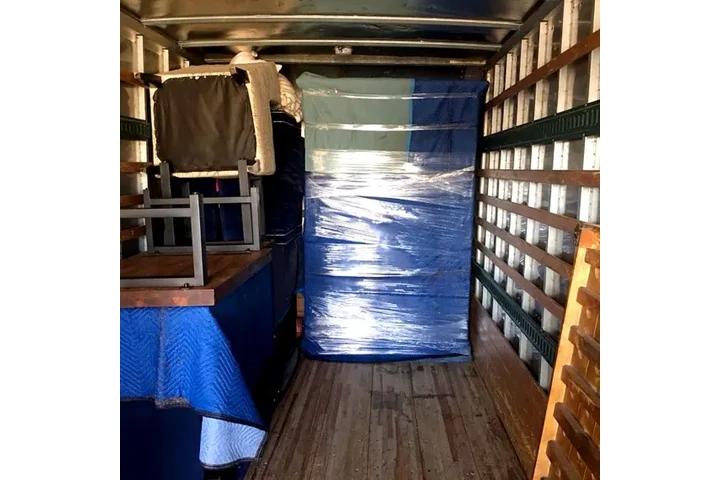 Less 4 Movers image 2