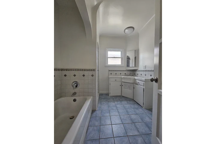 $1700 : CASA NUEVA EN RENTA@Burbank,CA image 4