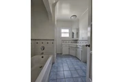 $1700 : CASA NUEVA EN RENTA@Burbank,CA thumbnail