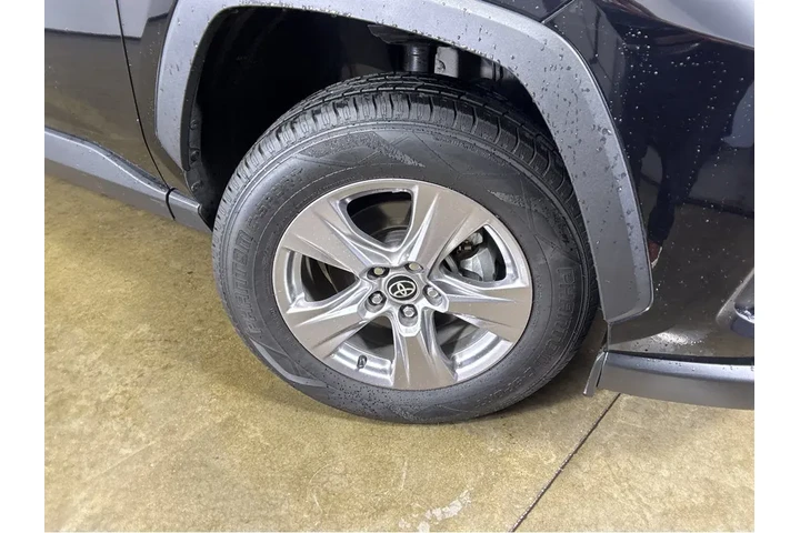 $30989 : Gold Certified2022 RAV4 XLE image 10