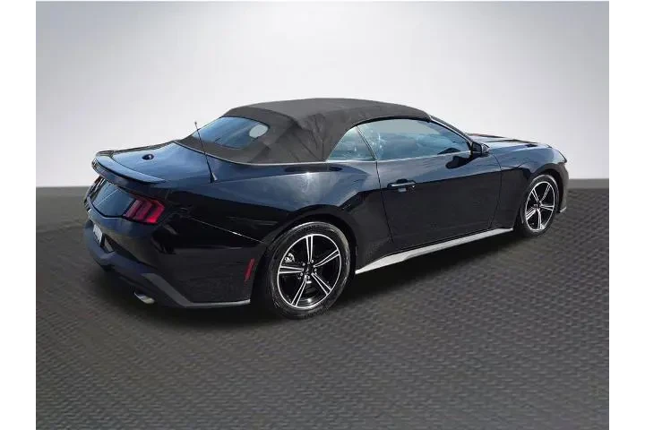 $28770 : Ford Mustang 2024 EcoBoost 2 image 6