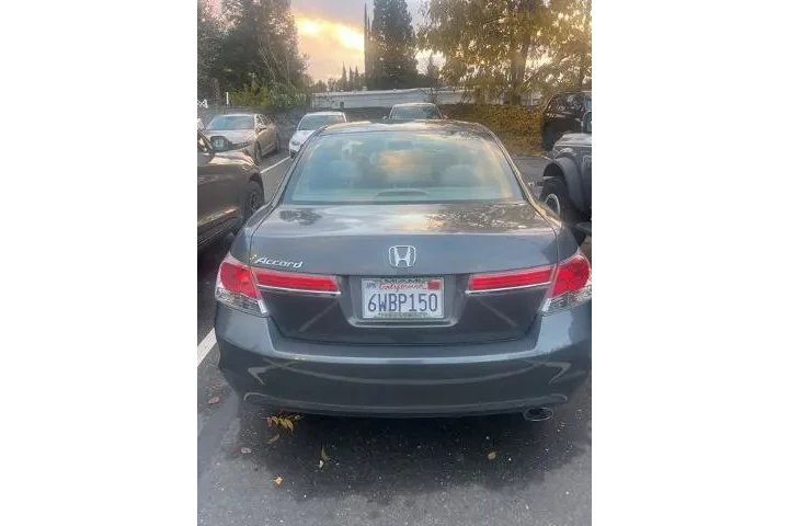 $11175 : Honda Accord 2012 LX 4dr Sed image 5