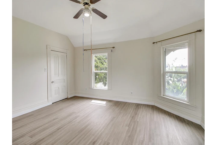 $850000 : el Sabado duplex open house image 6