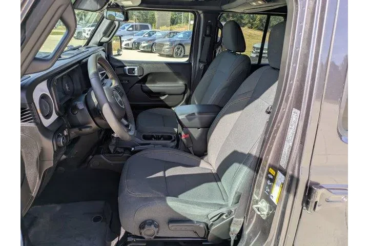 $26990 : Jeep Wrangler 2024 4x4 Sport image 7