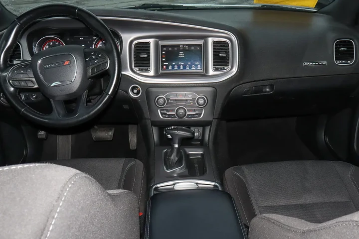 $17788 : 2022 Charger SXT RWD image 10