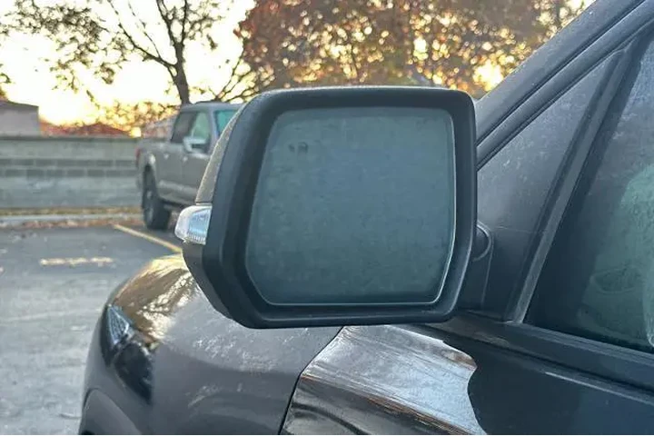 $23995 : GMC Acadia 2021 4x4 AT4 4dr image 9