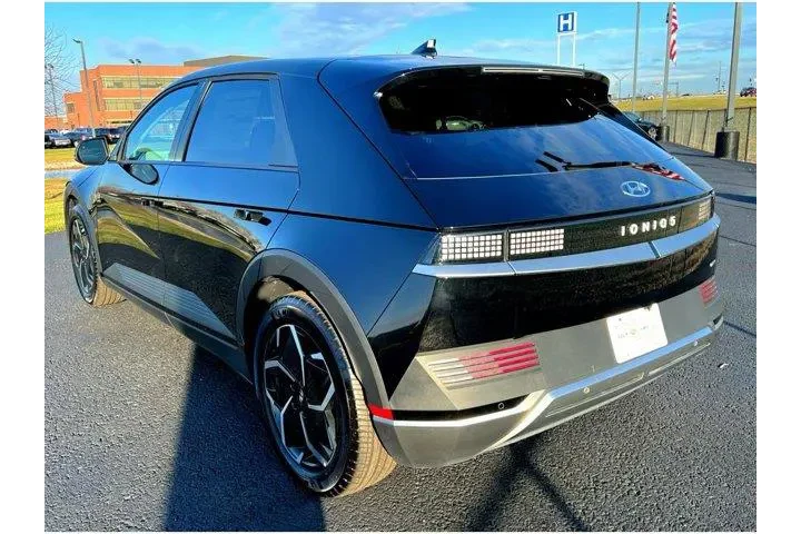 $25097 : Hyundai IONIQ 5 2023 AWD SE image 5