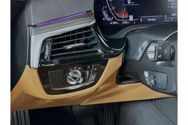 $38300 : BMW 5 Series 2023 AWD 530i x image 10