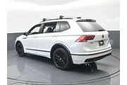 $20904 : Volkswagen Tiguan 2022 SE R- thumbnail