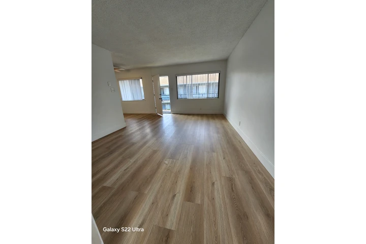 Piso LVP image 4
