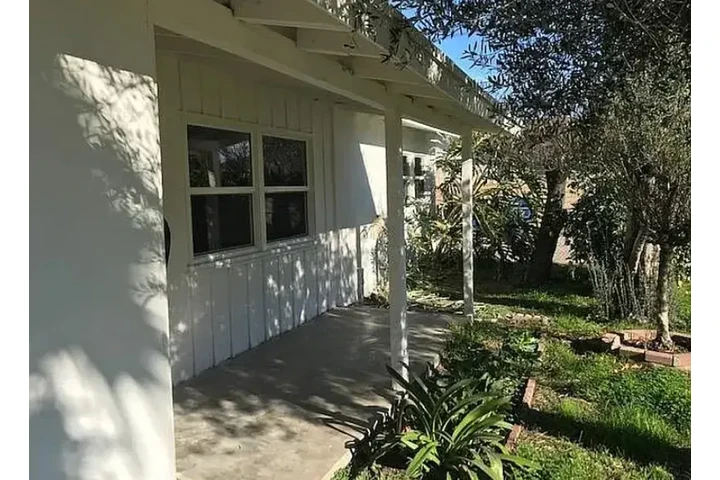 $1580 : Welcome to this charming 2-bed image 1