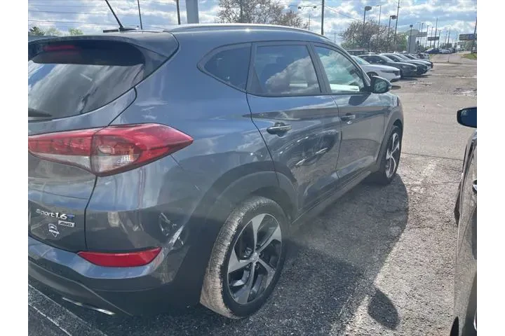 $5977 : Hyundai TUCSON 2016 AWD Spor image 4