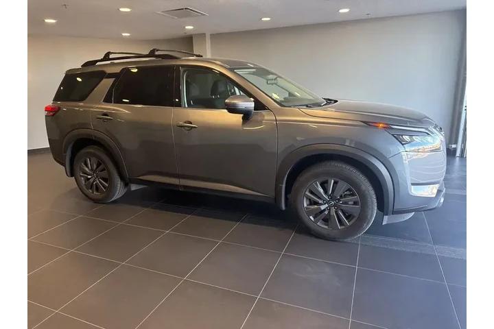 $30984 : Nissan Pathfinder 2024 AWD S image 6