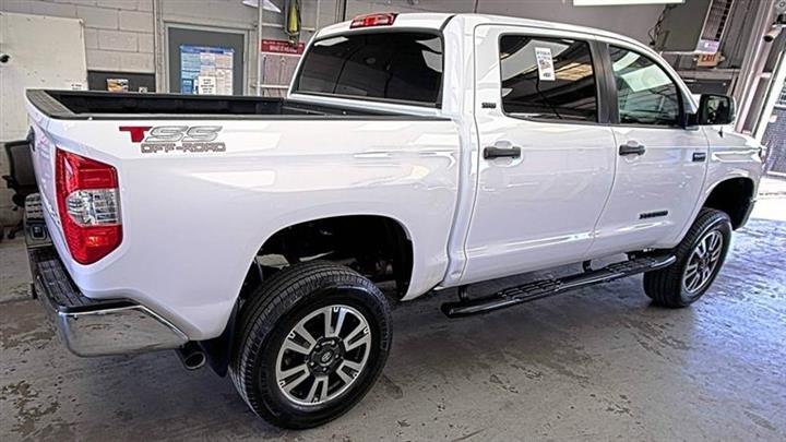 $31113 : 2019 Tundra SR5 5.7L V8 FFV C image 3