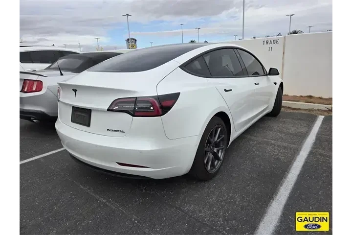 $21888 : Tesla Model 3 2022 AWD Long image 3