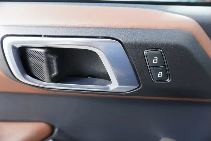 $37988 : Ford Bronco 2022 4x4 Base Ad image 9