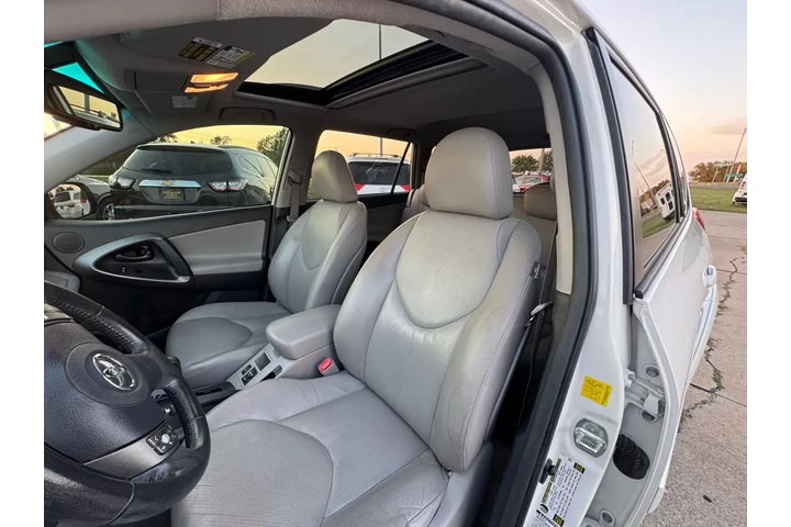 $8999 : 2011 RAV4 Limited V6 4WD image 10