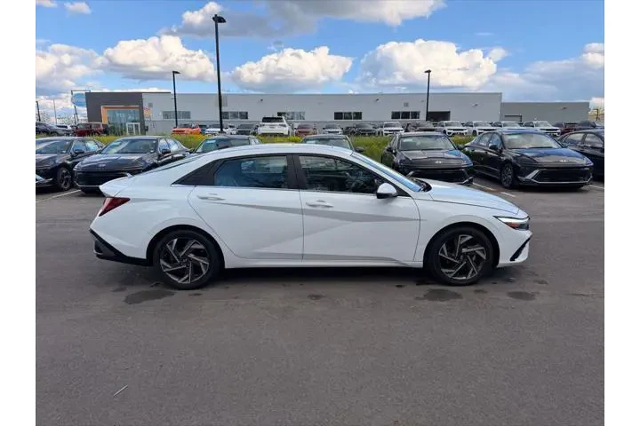 $23900 : Hyundai ELANTRA Hybrid 2024 image 2