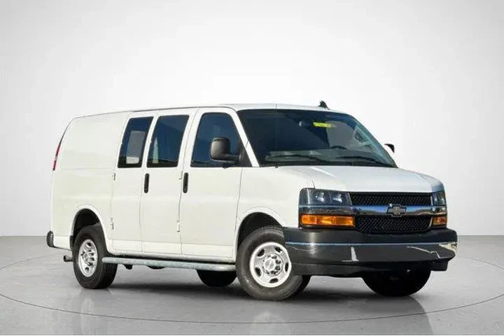 $28984 : Chevrolet Express 2024 2500 image 2