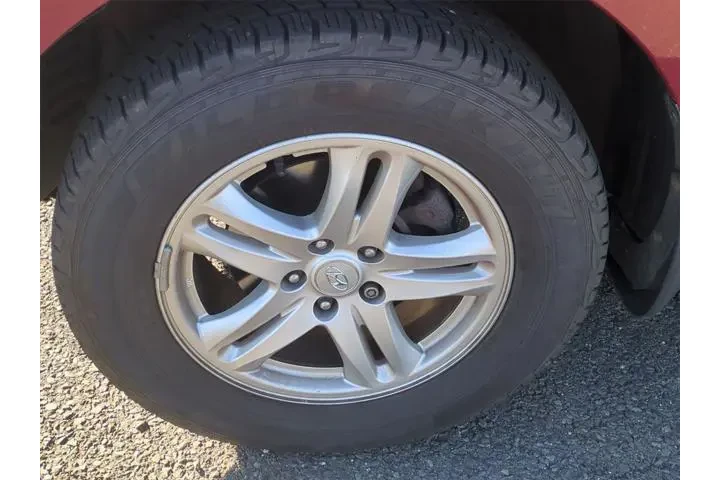 $8499 : Hyundai SANTA FE 2011 AWD GL image 9