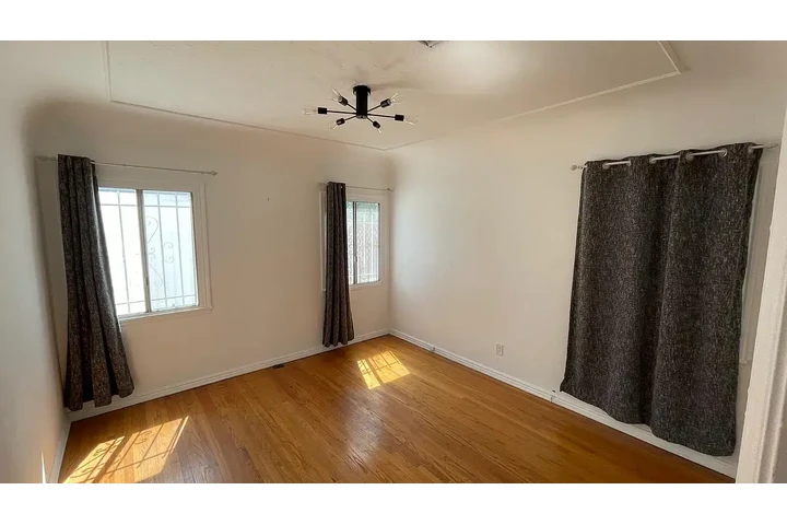 $900 : Casa con Encanto !!! image 3