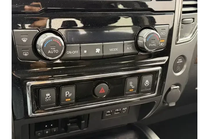 $25674 : Nissan Titan 2019 4x4 S 4dr image 7