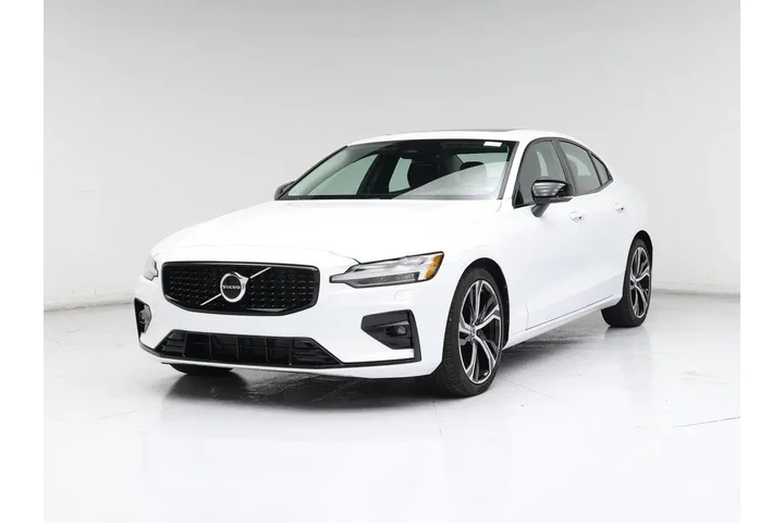 $27998 : Volvo S60 2024 B5 Core Dark image 4