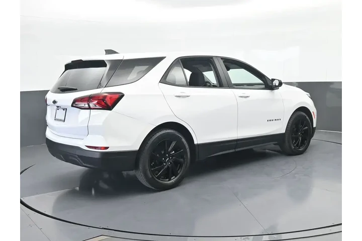 $18494 : Chevrolet Equinox 2023 LS 4d image 6