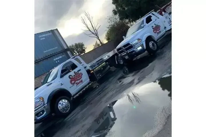 SERVICIO DE GRÚA 24/7 image 4