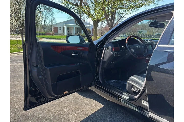 $20000 : 2011 LS 460 4dr Sdn AWD image 2