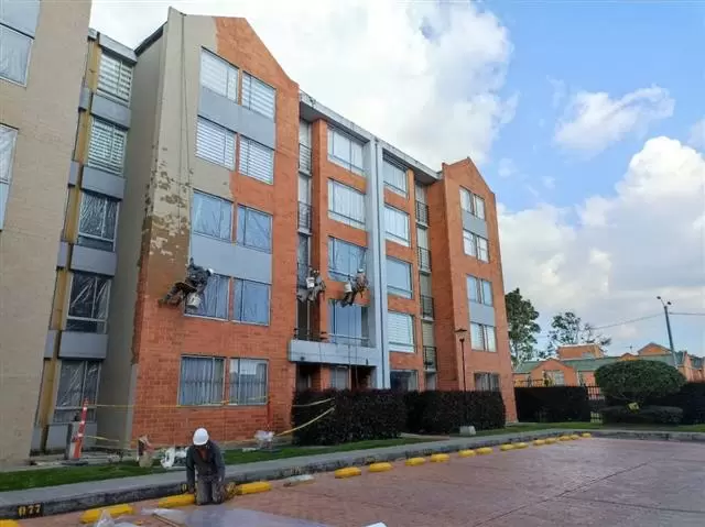 LAVAMOS FACHADA image 3