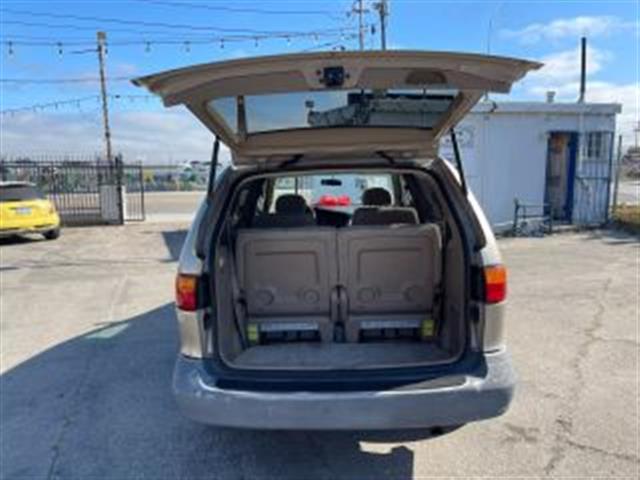 $3995 : 2000 TOYOTA SIENNA2000 TOYOTA image 9