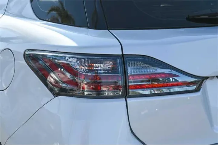 $18500 : Lexus CT 200h 2017 4dr Hatch image 8