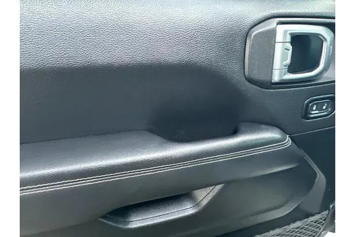 $29990 : Jeep Wrangler Unlimited 2020 image 10