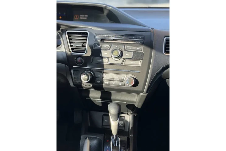 2013 Civic LX image 10