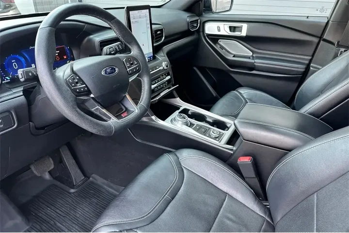 $29906 : Ford Explorer 2020 AWD ST 4d image 10
