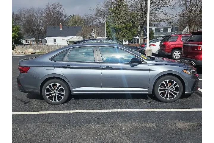 $19918 : Volkswagen Jetta 2025 Sport image 7