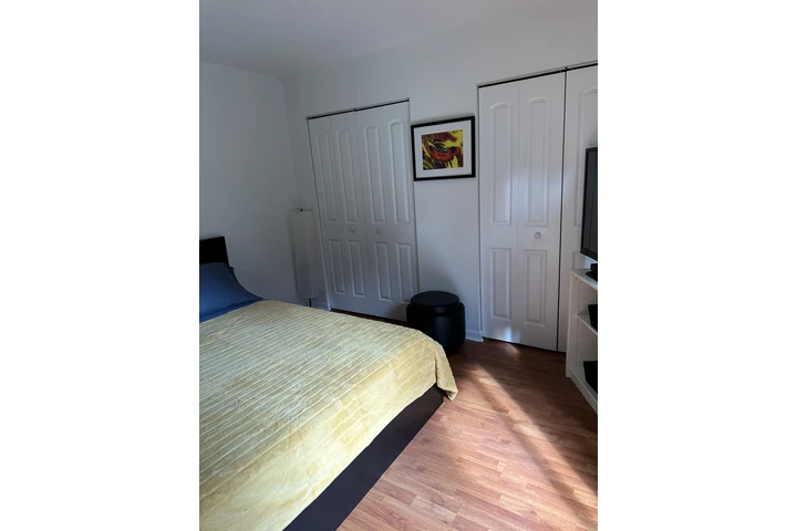 $1100 : Room amoblada +baño privado image 3