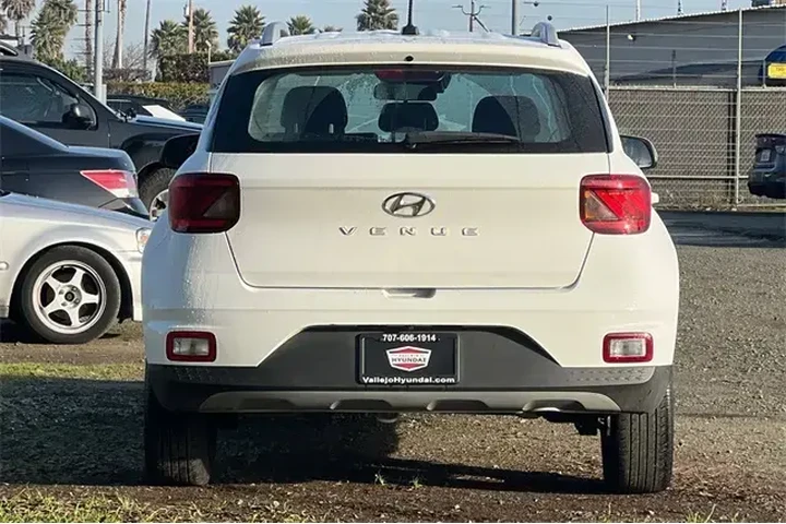 $19990 : Hyundai VENUE 2025 SEL 4dr C image 7