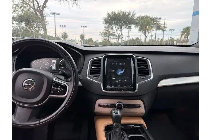 $17799 : Volvo XC90 2018 T5 Momentum image 9