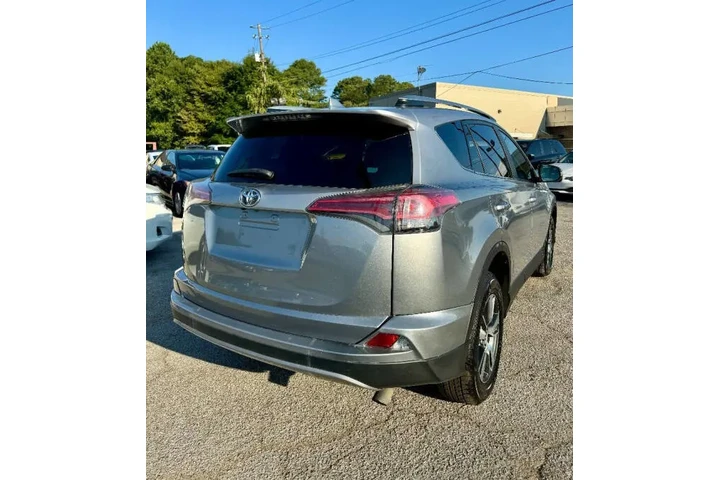 $8900 : 2017 RAV4 XLE image 10