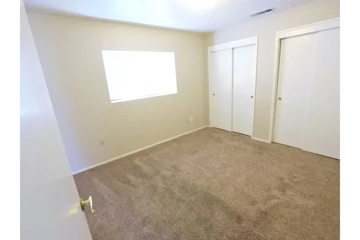 $1300 : Cozy 2-Bedroom and 1-Bathroom image 4