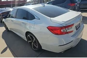 $21800 : Honda Accord 2019 Sport 4dr thumbnail